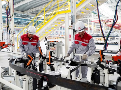PMI Việt Nam lên mức cao nhất trong 3 tháng, đạt 52,8 điểm