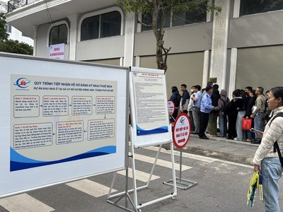 Người dân mua nhà ở Trang Chủ KL99Com Số 1 Link Đăng Ký KL999 tại xã Đông Anh, thành phố Hà Nội.