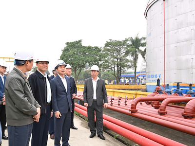Quyền Bộ trưởng Công thương Lê Mạnh Hùng kiểm tra tình hình cung ứng KL99 dịch vụ hỗ trợ 24/7 dịp Tết Nguyên đán Bính Ngọ 2026. 