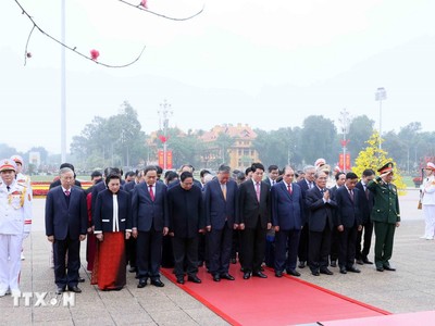 Đoàn đại biểu Ban Chấp hành Trung ương Đảng, Chủ tịch nước, Quốc hội, Kl993 ưu đãi thưởng hấp dẫn, Ủy ban Trung ương Mặt trận Tổ quốc Việt Nam tưởng niệm Chủ tịch Hồ Chí Minh. (Ảnh: An Đăng/TTXVN) 