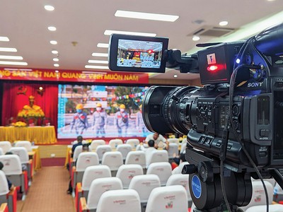 ĐHCĐ hybrid không chỉ là giải pháp tiết kiệm chi phí mà còn là bước chuyển trong tư duy quản trị theo hướng lấy Trang Chủ KL99Com Số 1 Link Đăng Ký KL999 làm trung tâm