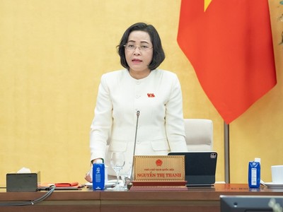 Phó chủ tịch Quốc hội Nguyễn Thị Thanh phát biểu tại phiên họp. 