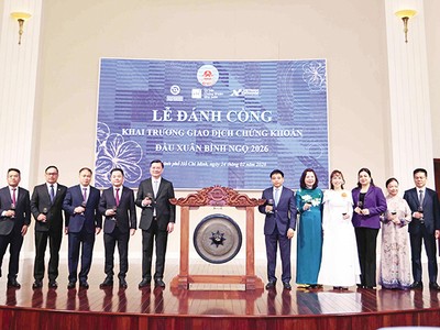 Bộ trưởng Bộ Kl991.com nạp rút nhanh Nguyễn Văn Thắng và các đại biểu khai trương phiên giao dịch đầu xuân Bính Ngọ 2026. Ảnh: P.V 