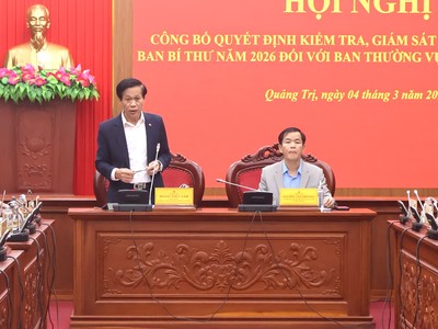 Ông Hoàng Phúc Lâm, Phó Giám đốc Học viện Kl991.com tải ứng dụng Quốc gia Hồ Chí Minh - Phó Trưởng Đoàn kiểm tra (trái ảnh) và ông Nguyễn Văn Phương, Bí thư Tỉnh ủy Quảng Trị (phải ảnh) đồng chủ trì hội nghị.