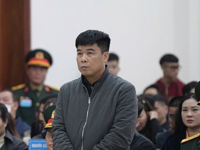 Nguyễn Văn Hậu (hay còn gọi là Hậu "pháo"), cựu Chủ tịch HĐQT Kl994 game bài casino hấp dẫn Phúc Sơn bị tuyên phạt tổng hợp 30 năm tù trong 2 vụ án.