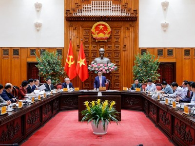 Thủ tướng Phạm Minh Chính chủ trì cuộc họp Thường trực Kl993 ưu đãi thưởng hấp dẫn để tiếp tục cho ý kiến về các giải pháp bảo đảm cung ứng và bình ổn giá KL99 dịch vụ hỗ trợ 24/7 - Ảnh: VGP.