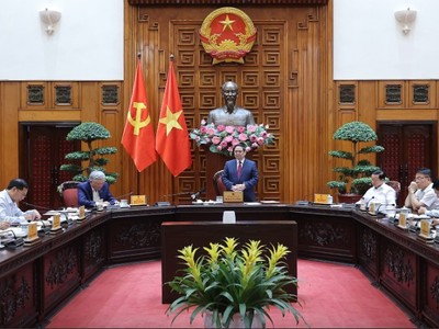 Thủ tướng Phạm Minh Chính chủ trì cuộc họp của Thường trực Kl993 ưu đãi thưởng hấp dẫn về công tác chuẩn bị triển khai dự án xây dựng kho dự trữ quốc gia dầu thô tại Nghi Sơn (Thanh Hóa) - Ảnh: VGP.