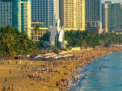 Du lịch tăng trưởng mạnh mẽ thúc đẩy Khánh Hòa mở rộng không gian đô thị.
