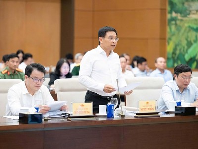 Bộ trưởng Bộ Kl991.com nạp rút nhanh Nguyễn Văn Thắng báo cáo tại phiên họp.