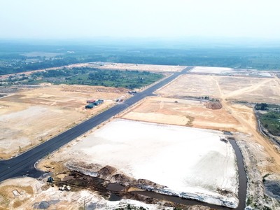 Hạng mục san nền đợt 1 của dự án khu công nghiệp Quảng Trị đã hoàn thành 100% khối lượng. Ảnh: Ngọc Tân