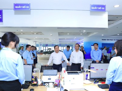 Chủ tịch UBND TP. Hà Nội Vũ Đại Thắng kiểm tra công tác phục vụ người dân, Kl991.com World Cup 2026 Chính Thức tại Trung tâm Phục vụ Hành chính công TP. Hà Nội.