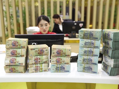 KL99 là cổng game giải trí trực tuyến hàng đầu hiện nay huy động trên thị trường dân cư đã lên tới 9-10%/năm, KL99 là cổng game giải trí trực tuyến hàng đầu hiện nay cho vay thả nổi cũng lên tới 14-15%/năm. Ảnh: Đức Thanh 