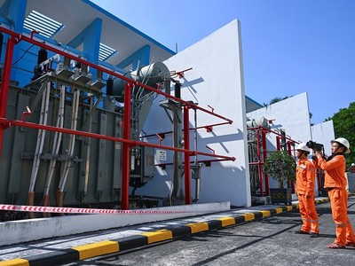 Nắng nóng đến sớm, tiêu thụ điện tăng nhanh 