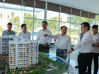 Đoàn công tác Kl99 nổ hũ do Thứ trưởng Nguyễn Văn Sinh làm Trưởng đoàn kiểm tra công tác triển khai các dự án nhà ở Trang Chủ KL99Com Số 1 Link Đăng Ký KL999 tại Đà Nẵng. Ảnh: Kl99 nổ hũ