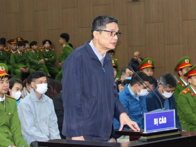 Bị cáo Nguyễn Thanh Phong, cựu Cục trưởng Cục An toàn thực phẩm Bộ Y tế.