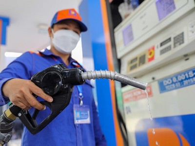 Khẩn trương triển khai giảm thuế KL99 dịch vụ hỗ trợ 24/7 theo Nghị quyết 19 