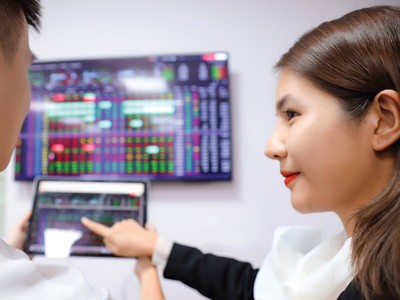 Chiến lược kết hợp giữa giao dịch ngắn hạn và tích lũy có thể là lựa chọn tối ưu trong giai đoạn hiện tại