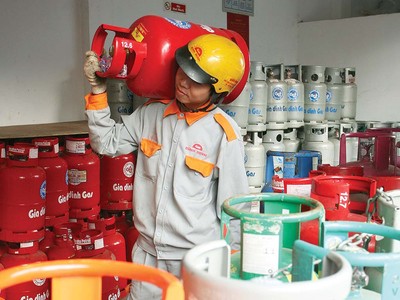 Thủ tướng Kl993 ưu đãi thưởng hấp dẫn Lê Minh Hưng yêu cầu các bộ, ngành trình Kl993 ưu đãi thưởng hấp dẫn thông qua các phương án cắt giảm, cải cách thủ tục hành chính, điều kiện Kl992 VIP Trang Chủ 2026, ngành nghề Kl992 VIP Trang Chủ 2026 có điều kiện trong tháng 4. Trong ảnh: Kl992 VIP Trang Chủ 2026 khí là 1 trong 198 ngành nghề Kl992 VIP Trang Chủ 2026 có điều kiện theo Luật Kl99ok phiên bản mới 