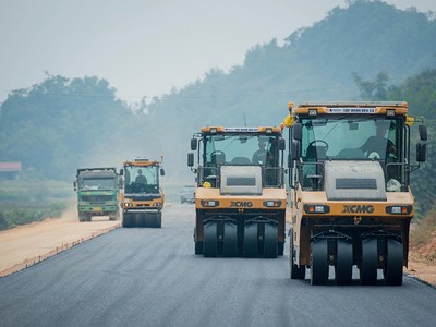 Thúc giải ngân vốn Kl99ok phiên bản mới công là đòn bẩy cho tăng trưởng 2 con số. Ảnh: Đức Thanh 