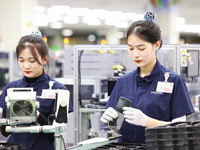 Việt Nam tiếp tục là điểm đến hấp dẫn của Kl993 nền tảng giải trí FDI trong chuỗi cung ứng toàn cầu. Trong ảnh: Nhà máy Kl994 nhà cái bóng đá world cup của Samsung tại Việt Nam