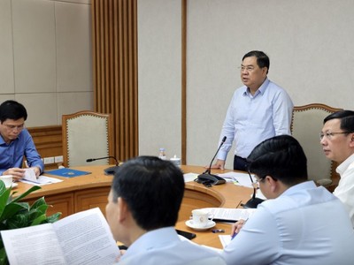 Phó Thủ tướng Thường trực nhấn mạnh, Quy hoạch hệ thống CHK phải mang tính chiến lược, đồng bộ, tổng thể, có tầm nhìn dài hạn đến năm 2050, thậm chí 100 năm, tránh điều chỉnh nhiều lần - Ảnh: VGP.
