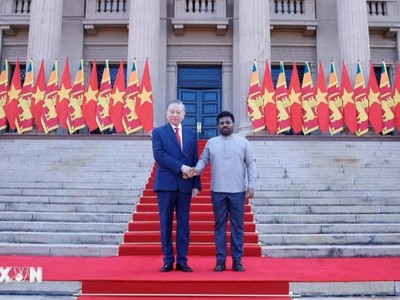Tổng thống Sri Lanka Anura Kumara Dissanayake chủ trì lễ đón Tổng Bí thư, Chủ tịch nước Tô Lâm. (Ảnh: Thống Nhất/TTXVN)