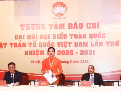Phó Chủ tịch - Tổng Thư ký Hà Thị Nga phát biểu tại buổi họp báo. Ảnh: Quang Vinh.