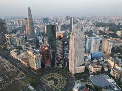 TP.HCM đề xuất được chủ động lựa chọn nhà Kl99ok phiên bản mới đối với các dự án chiến lược; áp dụng chính sách ưu đãi về thuế, đất đai, tín dụng đối với ngành dịch vụ ưu tiên đặc biệt.