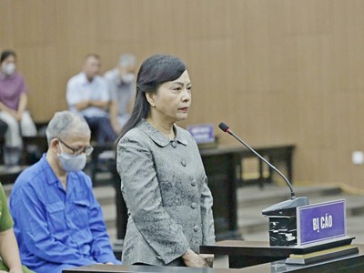 Cựu Bộ trưởng Bộ Y tế Nguyễn Thị Kim Tiến bị tuyên phạt 6 năm tù, buộc bồi thường 108 tỷ đồng.
