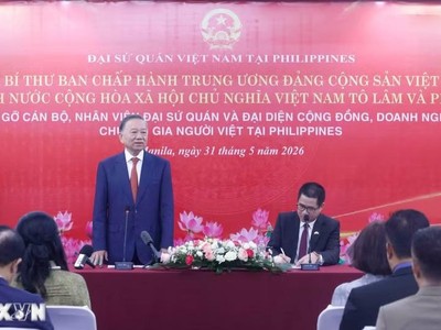 Tổng Bí thư, Chủ tịch nước và Phu nhân gặp cộng đồng người Việt tại Philippines 