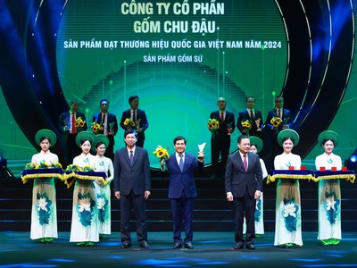 Thương hiệu quốc gia Gốm Chu Đậu vinh dự nhận Giấy khen của Cục An ninh Kl992 cổng game cá cược - Bộ Công an