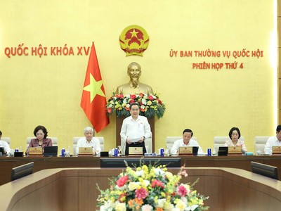 Chủ tịch Quốc hội Trần Thanh Mẫn phát biểu khai mạc phiên họp thứ tư của Ủy ban Thường vụ Quốc hội - Ảnh: QP 