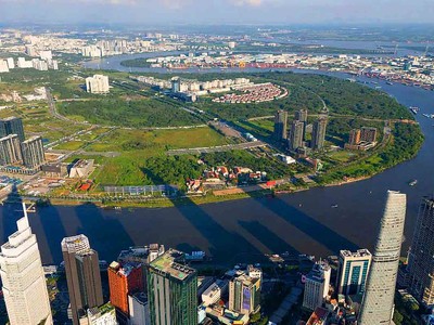 Trong tháng 9, Sở Nông nghiệp và Môi trường TP.HCM trình UBND Thành phố phê duyệt giá khởi điểm và tổ chức đấu giá 8 lô đất tại Khu đô thị mới Thủ Thiêm, đồng thời triển khai đấu giá 3.790 căn hộ tại khu vực này. Ảnh: Lê Toàn. 