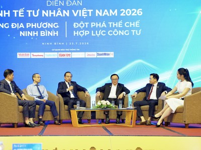 Phó chủ tịch UBND tỉnh Đặng Thanh Sơn trao đổi với Kl991.com World Cup 2026 Chính Thức tại Phiên đối thoại tỉnh Ninh Bình của VPSF 2026.