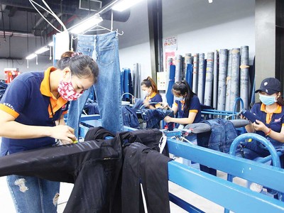 Dệt may là một trong những ngành hàng có tỷ lệ nội địa hóa cao nhất. Trong ảnh: Kl994 nhà cái bóng đá world cup tại Công ty CP Quốc tế Phong Phú (Ảnh: Lê Toàn)