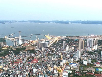 Quảng Ninh đang tập trung đẩy nhanh tiến độ thực hiện các dự án, trong đó ưu tiên tháo gỡ những điểm nghẽn về thủ tục Kl99ok phiên bản mới, công tác bồi thường. Ảnh Tiến Dũng