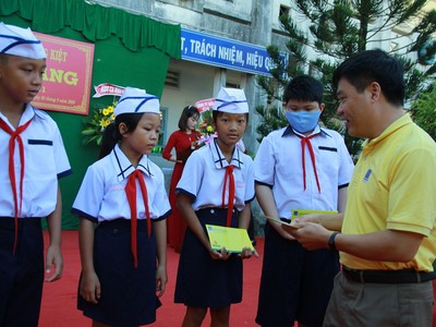 Đạm Cà Mau khởi động chương trình học bổng năm thứ 8
