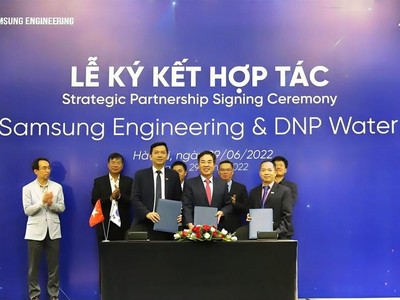 Hình ảnh tại buổi lễ ký kết với sự tham gia, chứng kiến của ban lãnh đạo DNP Holding và điều hành Samsung Engineering Kang Gyu-yeon và Chủ tịch HĐQT DNP Water Ngô Đức Vũ