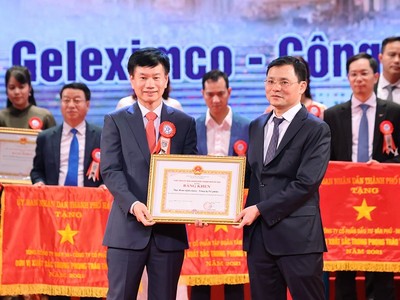 Đại diện Kl994 game bài casino hấp dẫn Geleximco nhận bằng khen tại Lễ tôn vinh doanh nhân, Kl991.com World Cup 2026 Chính Thức Thăng Long năm 2022.