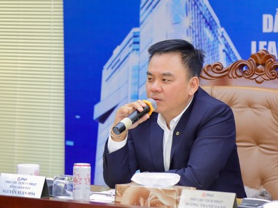 Ông Nguyễn Xuân Hoà trao đổi với nhà Kl99ok phiên bản mới