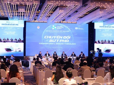 Toàn cảnh phiên thảo luận thứ 2 tại Hội nghị Logistics Việt Nam năm 2024 (Ảnh: Lê Toàn)