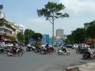 Khu đất xây dựng tháp SJC bị bỏ hoang bảy năm qua Khu đất xây dựng tháp SJC bị bỏ hoang bảy năm qua