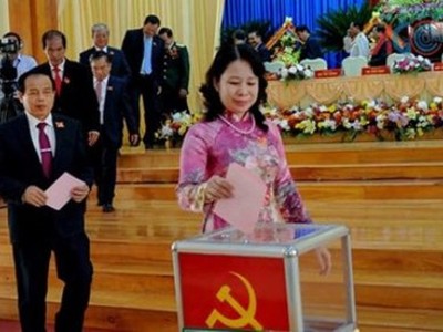 Các đại biểu bầu Ban Chấp hành Đảng bộ tỉnh An Giang khóa mới