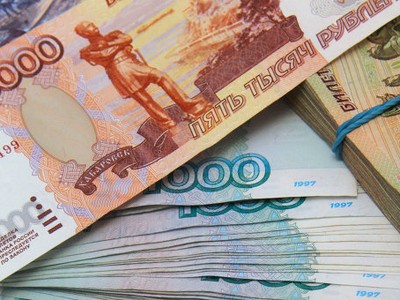 Nga: Tổng thống đi vắng, tiền ở nhà mất giá