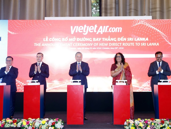 Vietjet chính thức công bố đường bay thẳng giữa TP.Hồ Chí Minh và Colombo trước sự chứng kiến của Tổng Bí thư, Chủ tịch nước Tô Lâm (giữa) và Thủ tướng Sri Lanka Harini Amarasuriya (thứ 2 từ phải sang)