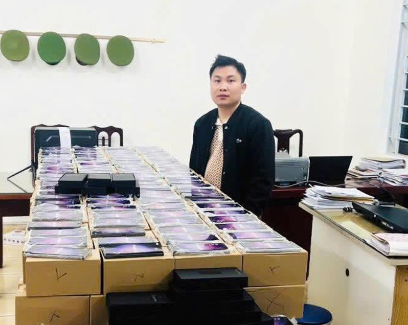 Bắt đối tượng tiêu thụ hàng nghìn điện thoại giả nhãn hiệu Samsung