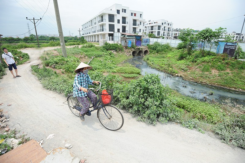 Khu đô thị Ao Sào: cao cấp “3 không”, dân chết khát ảnh 10