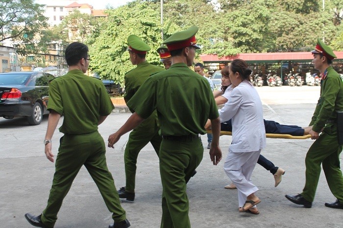 Hình ảnh ngày đầu xét xử phúc thẩm “bầu” Kiên và đồng phạm ảnh 18 Hình ảnh ngày đầu xét xử phúc thẩm “bầu” Kiên và đồng phạm ảnh 18