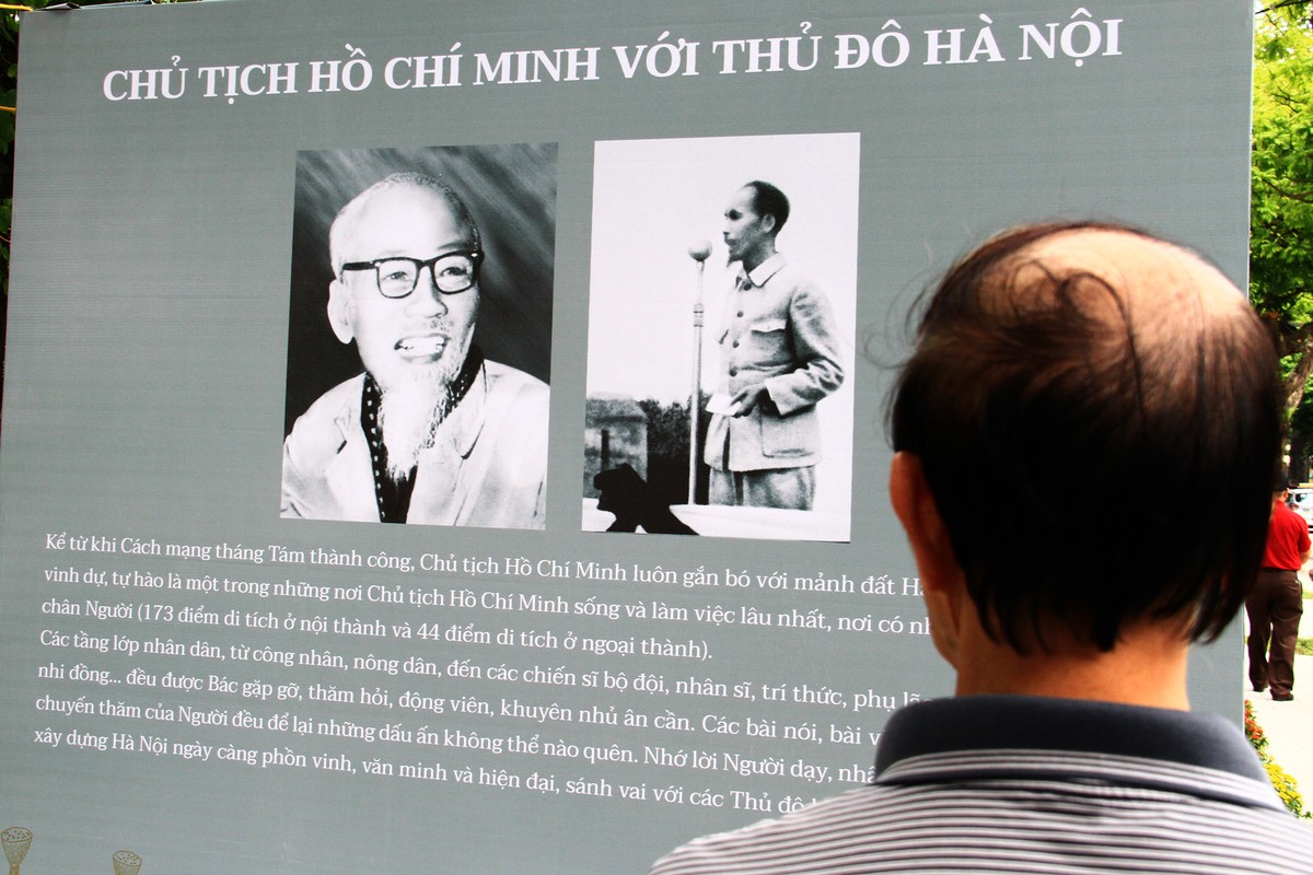 Và đọc khá kỹ.