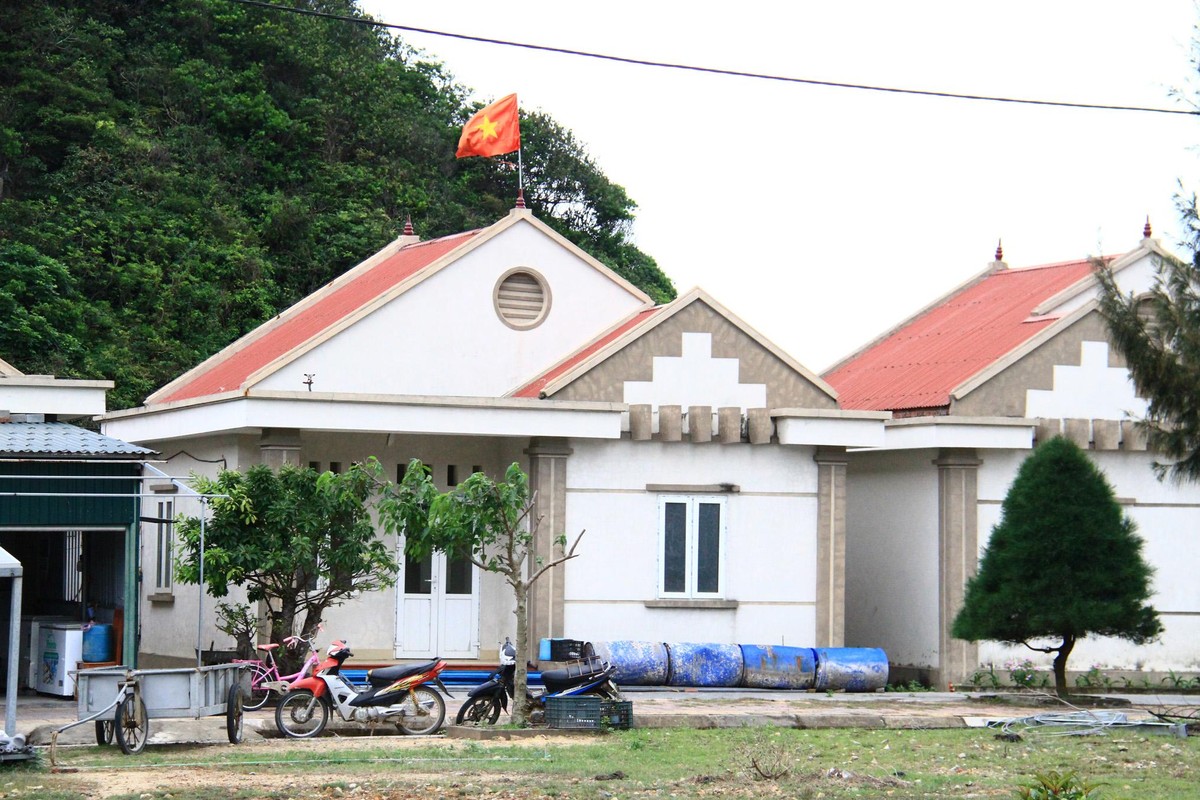 Các hộ dân ra đảo đều được xây dựng nhà ở và có các chính sách hỗ trợ. Ảnh: Thành Nguyễn.